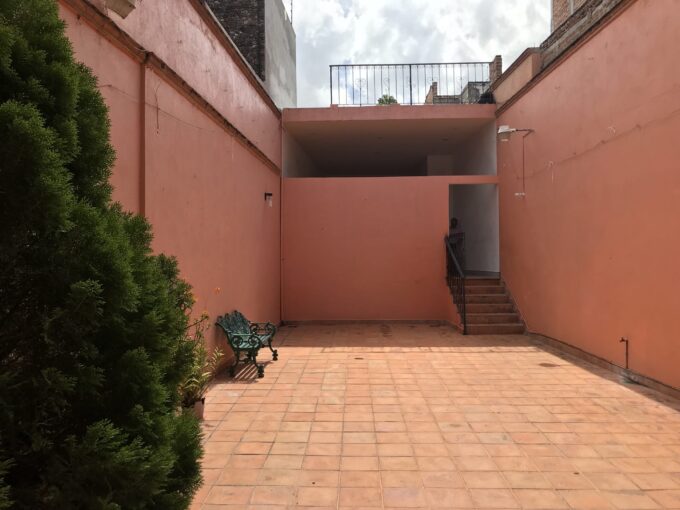 PROPIEDAD EN VENTA / 4 habitaciones – $370,000 USD (Centro)